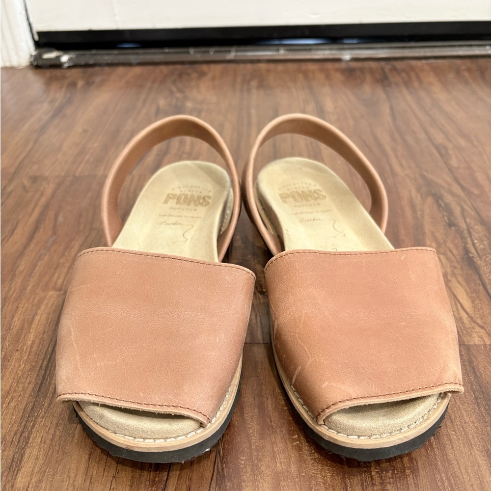 Pons leather sandals with arch support